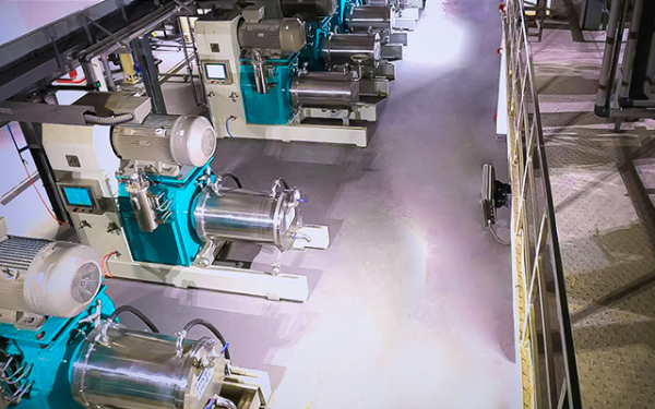 强大的生产基地，打造智能高效的砂磨机设备